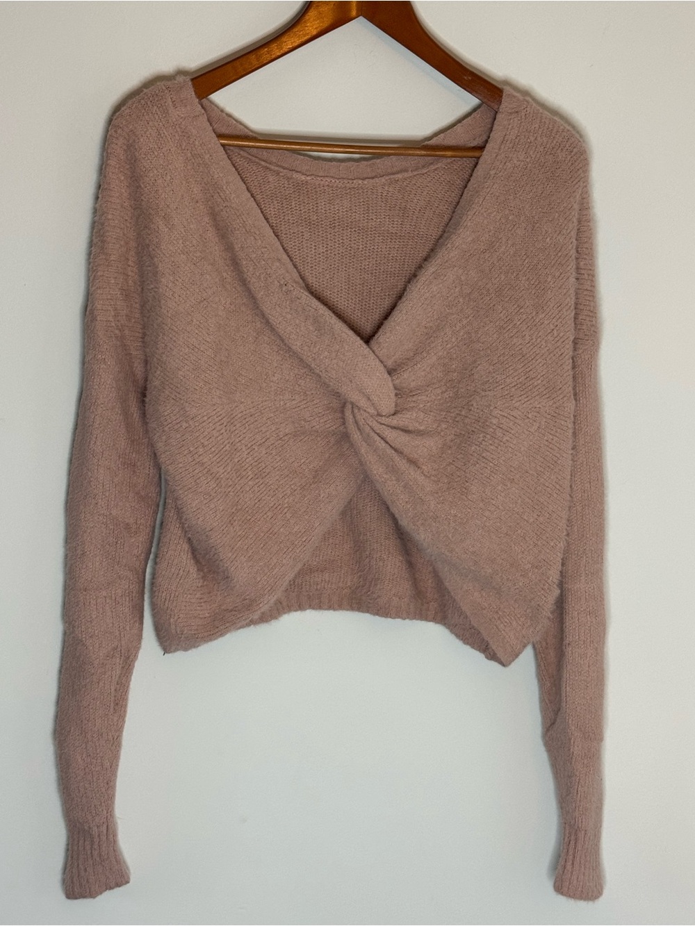 Hollister Front Twist Knot Cropped Sweater Womens XS Dusty Pink Mauve Fuzzy Knit